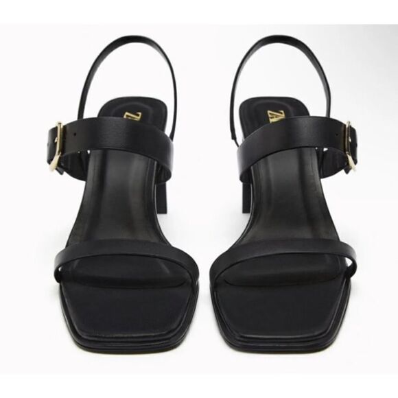 Elegant Black Heeled Sandals - Picture 3 of 9